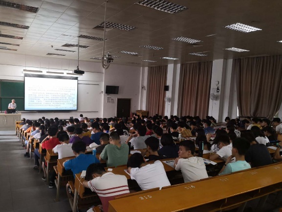 材料学院与公共实验教学中心联合举办实验室安全管理专题培训