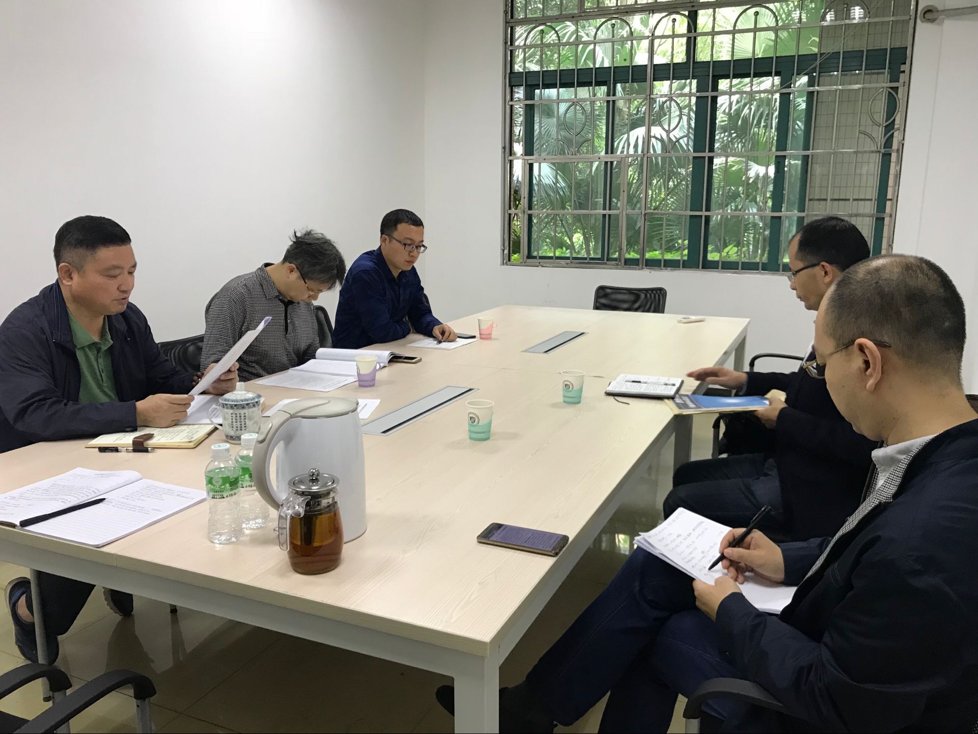 材料学院直属党支部召开理论学习中心组及全体党员会议